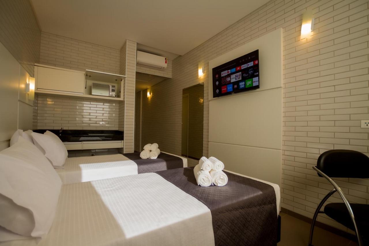 Hotel Confiance Barigui Curitiba Buitenkant foto